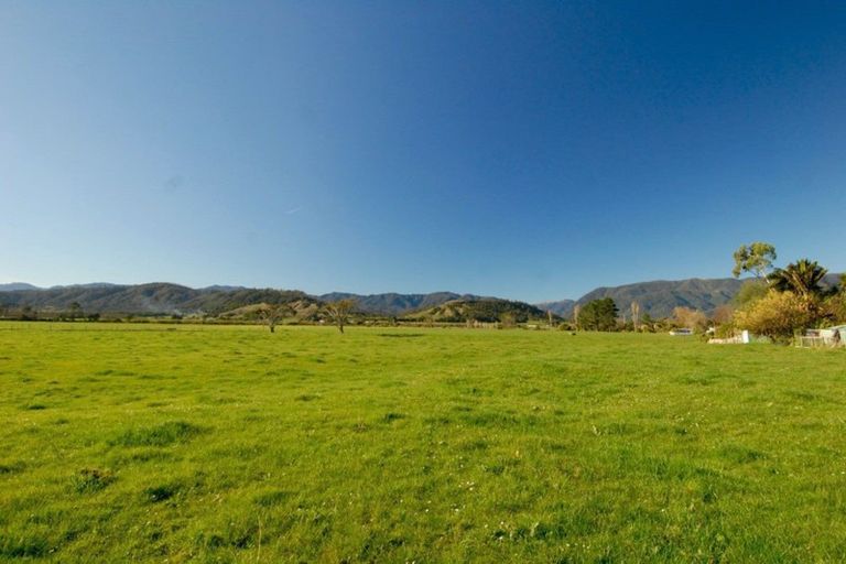 Photo of property in 61 Waverley Street, Karamea, 7893