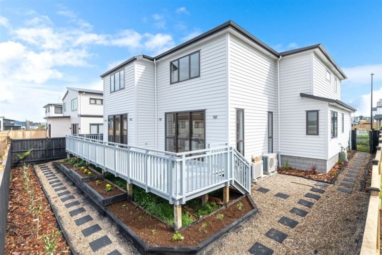 Photo of property in 25 Craigs Way, Hobsonville, Auckland, 0616