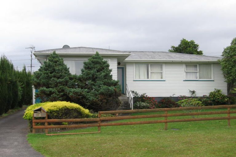 Photo of property in 20 Blue Way, Glendene, Auckland, 0602