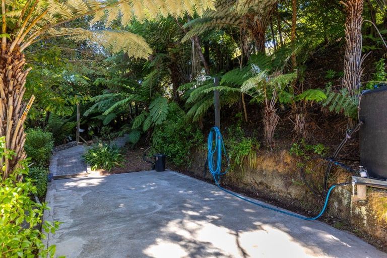 Photo of property in 2069 Queen Charlotte Drive, Ngakuta Bay, Picton, 7281