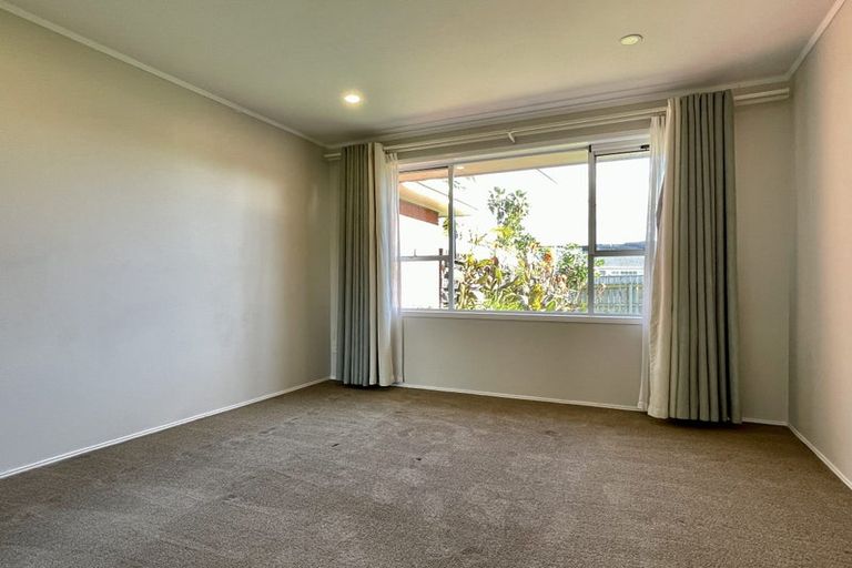 Photo of property in 1/1 Tina Place, Sunnyhills, Auckland, 2010