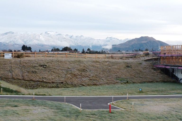 Photo of property in 23 Rubus Street, Wanaka, 9382