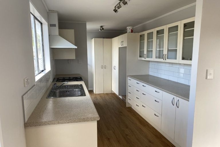 Photo of property in 35a Kuaka Crescent, Bromley, Christchurch, 8062