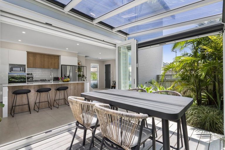 Photo of property in 23 Kukuwai Avenue, Red Beach, 0932