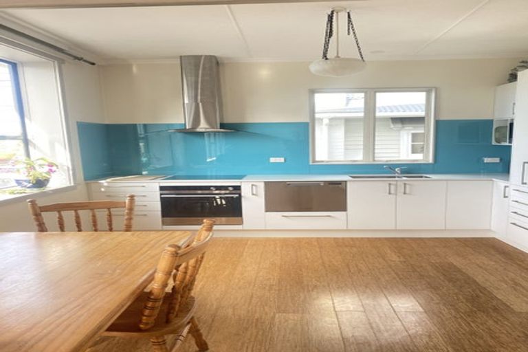 Photo of property in 201 Marine Parade, Seatoun, Wellington, 6022