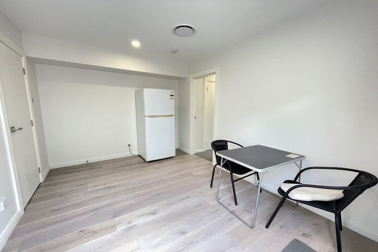 Photo of property in 9 Para Close, Fairview Heights, Auckland, 0632