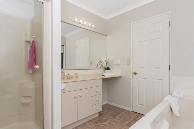 Photo of property in 15 Freeburn Road, Pyes Pa, Tauranga, 3112