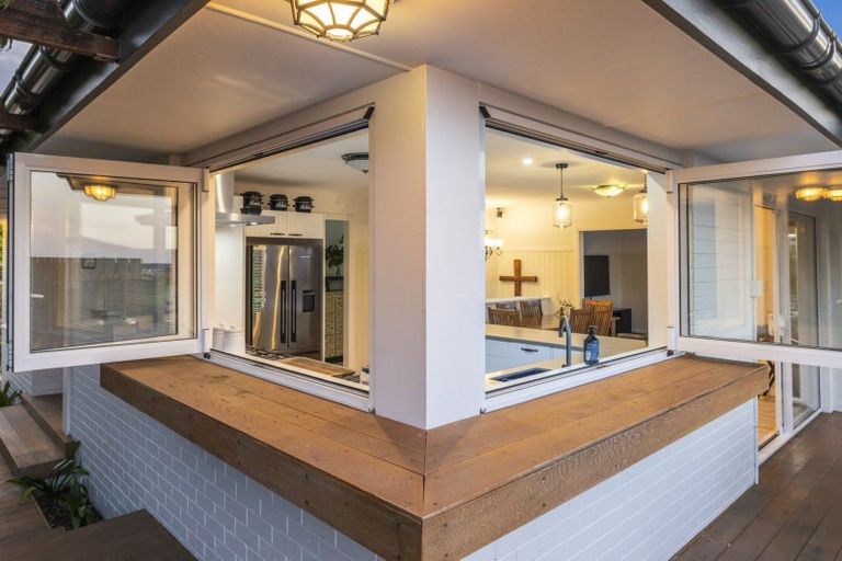 Photo of property in 156 Hinewa Road, Otumoetai, Tauranga, 3110