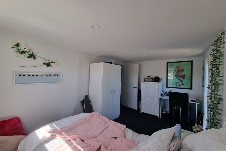 Photo of property in 2/33 Searells Road, Strowan, Christchurch, 8052