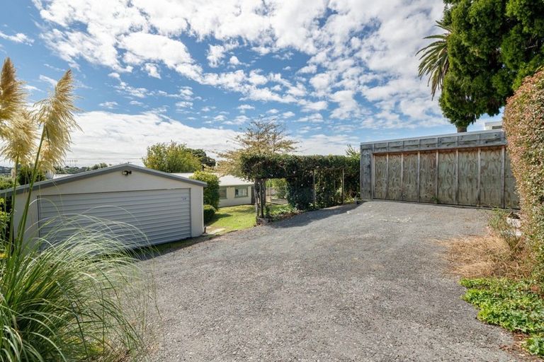 Photo of property in 220 Welcome Bay Road, Welcome Bay, Tauranga, 3112