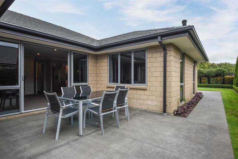 Photo of property in 37 Mariposa Crescent, Aidanfield, Christchurch, 8025
