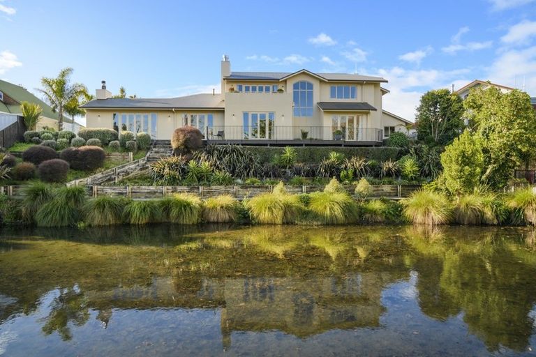 Photo of property in 17a Montgomery Terrace, Hokowhitu, Palmerston North, 4410