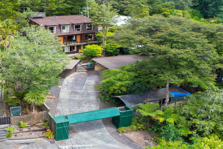 Photo of property in 11 Paturoa Road, Titirangi, Auckland, 0604