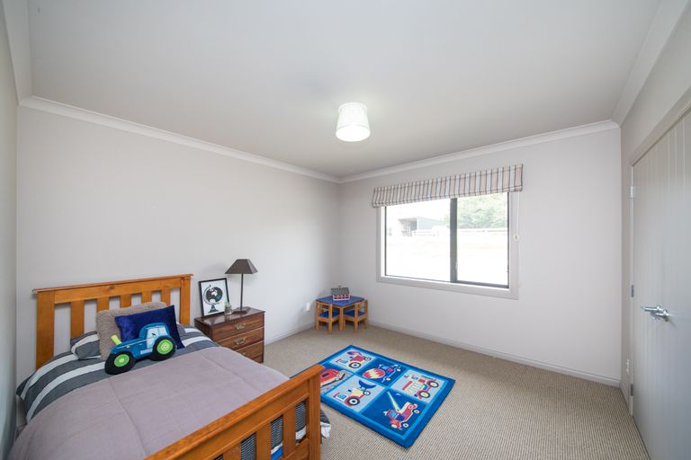 Photo of property in 97a Albert Road, Tokomaru, Palmerston North, 4474
