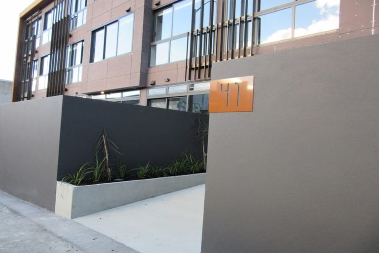 Photo of property in Vedado Apartments, 301/41 Hopper Street, Mount Cook, Wellington, 6011