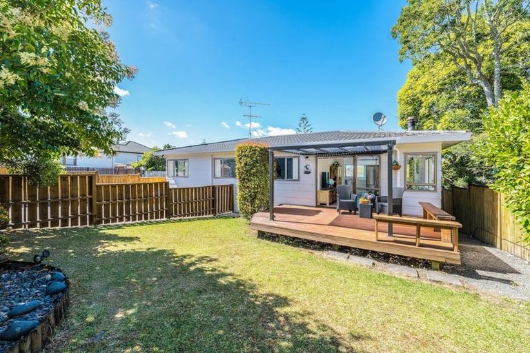 Photo of property in 2/6 Orton Street, Glenfield, Auckland, 0627