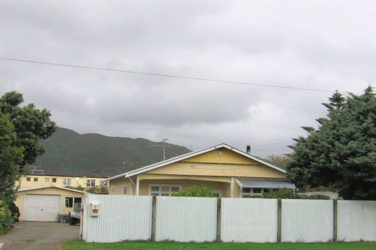 Photo of property in 2 Pitt Street, Moera, Lower Hutt, 5010