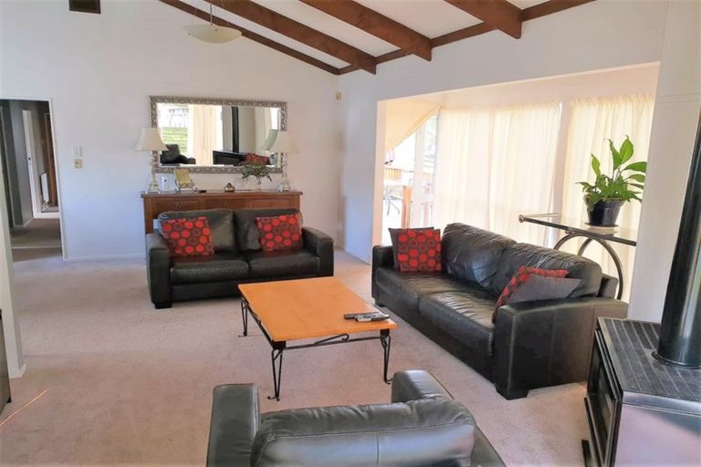 Photo of property in 11 Tulsa Grove, Totara Park, Upper Hutt, 5018