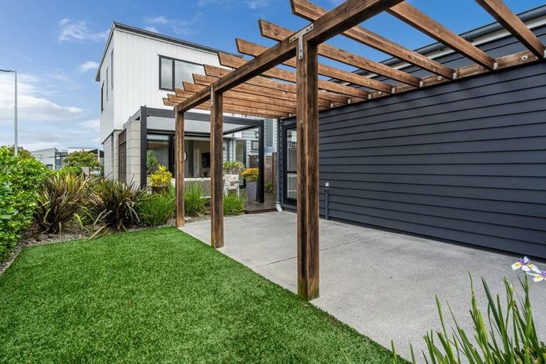 Photo of property in 2 Chaffinch Road, Hobsonville, Auckland, 0616