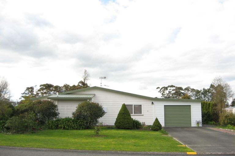 Photo of property in 21 Abbot Avenue, Waipawa, 4210