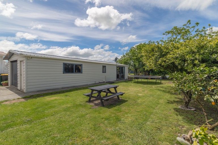 Photo of property in 50 Pipiroa Road, Ngatea, 3503