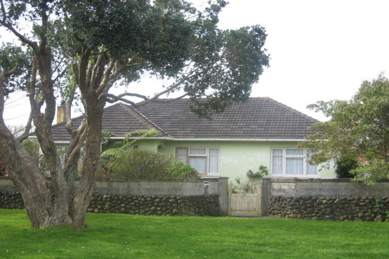 Photo of property in 38 Hutchins Street, Waitara, 4320