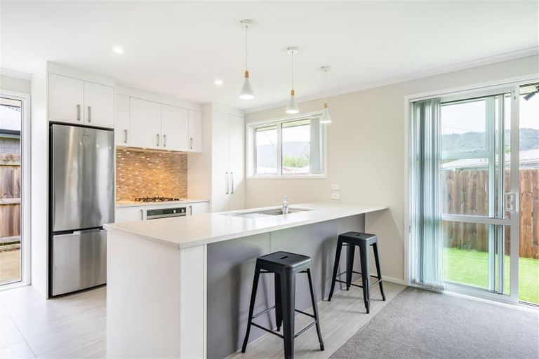 Photo of property in 8 Poulson Grove, Trentham, Upper Hutt, 5018