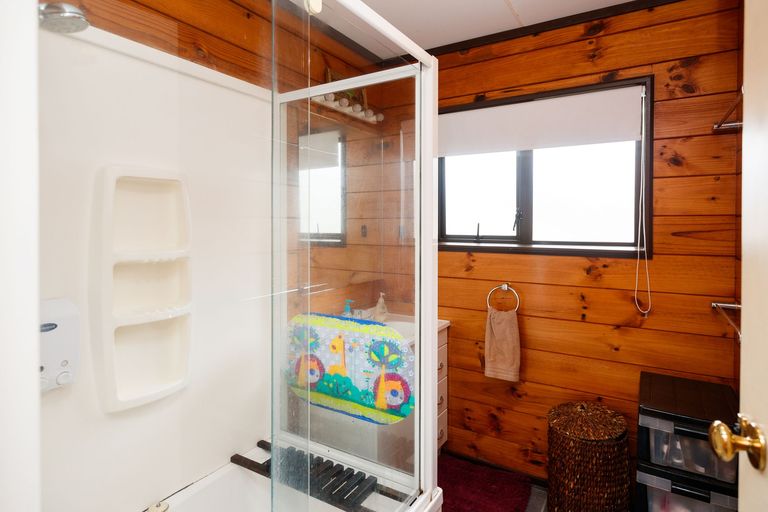 Photo of property in 50 Suzanne Grove, Kelvin Grove, Palmerston North, 4414