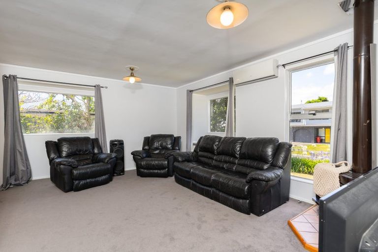 Photo of property in 6 Bowline Place, Whitby, Porirua, 5024