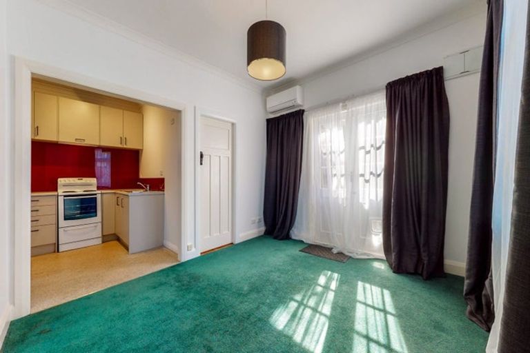 Photo of property in 3a Linwood Way, Island Bay, Wellington, 6023