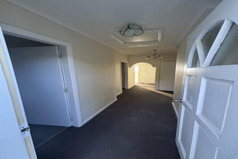 Photo of property in 42 Kamahi Street, Stokes Valley, Lower Hutt, 5019