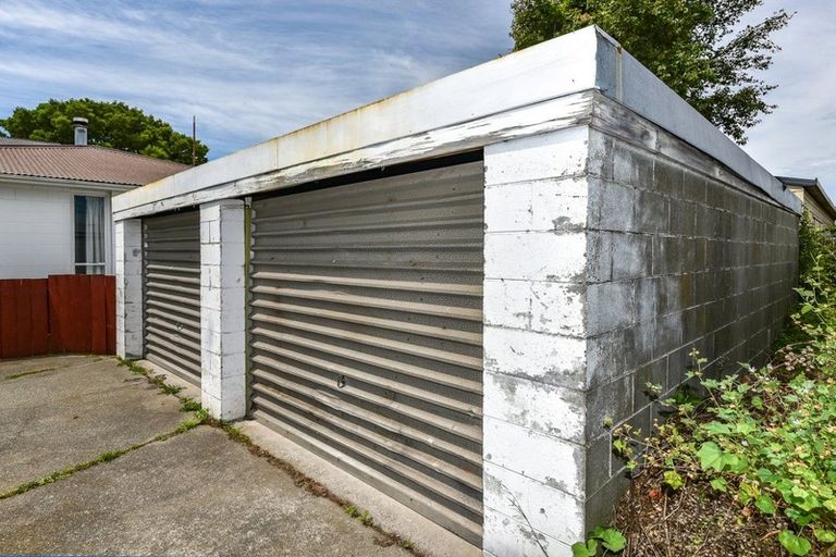 Photo of property in 2/27 Kawau Crescent, Bromley, Christchurch, 8062