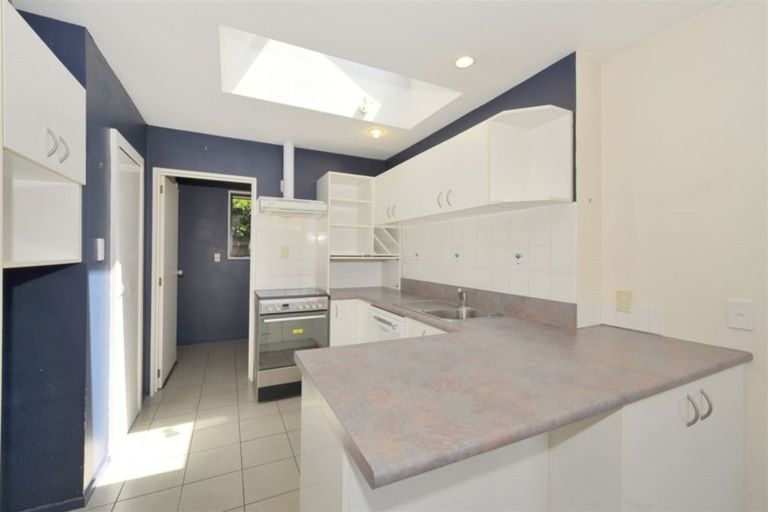 Photo of property in 2/14 Innisfree Place, Northwood, Christchurch, 8051