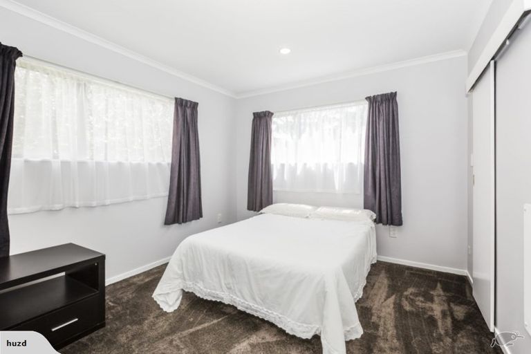 Photo of property in 14 Sharivari Place, Conifer Grove, Takanini, 2112