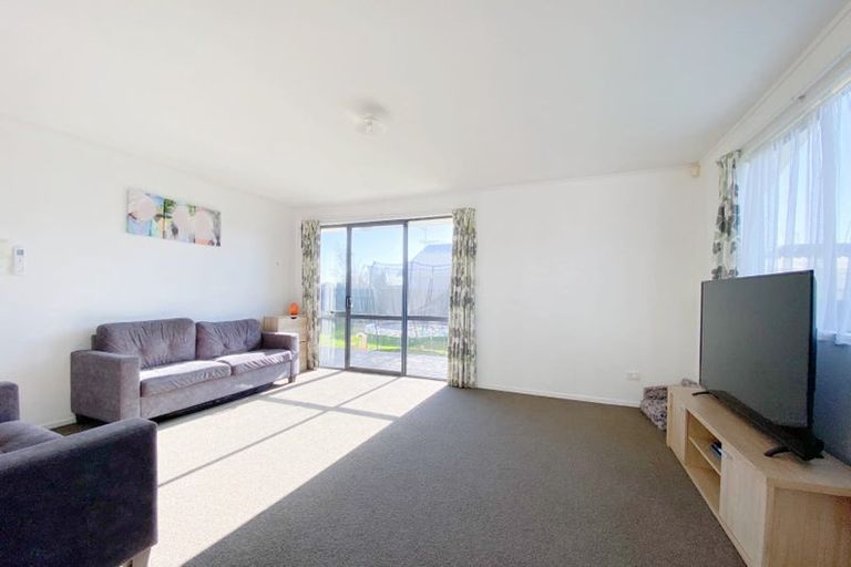 Photo of property in 28 Sturdee Road, Manurewa, Auckland, 2102