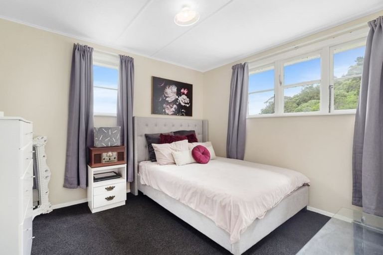 Photo of property in 14 Greer Crescent, Tawa, Wellington, 5028