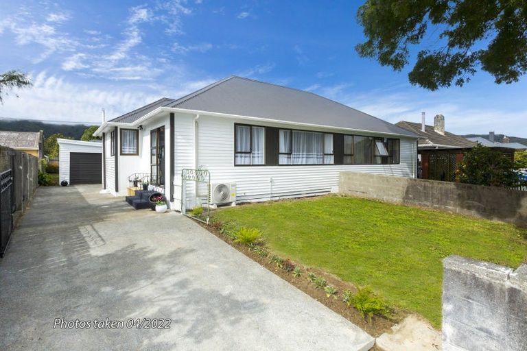 Photo of property in 380 Cambridge Terrace, Naenae, Lower Hutt, 5011