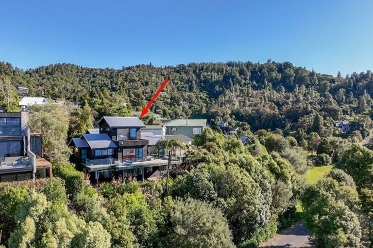 Photo of property in 21 Waiparemo Crescent, Pukawa Bay, Turangi, 3381