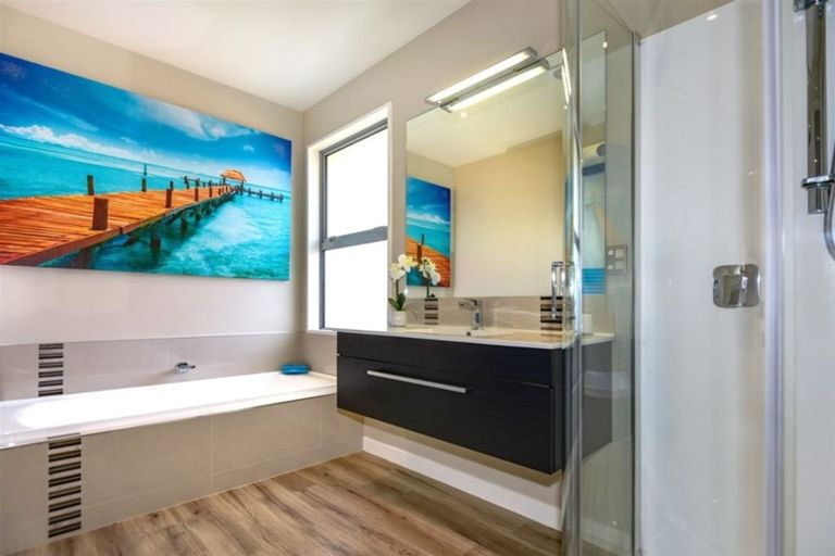 Photo of property in 12 Coachmans Road, Prebbleton, 7604