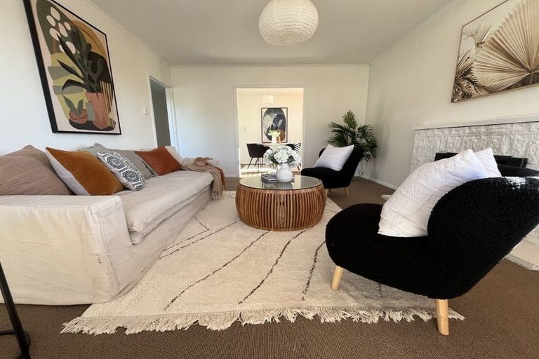 Photo of property in 22 Lyndfield Lane, Newlands, Wellington, 6037