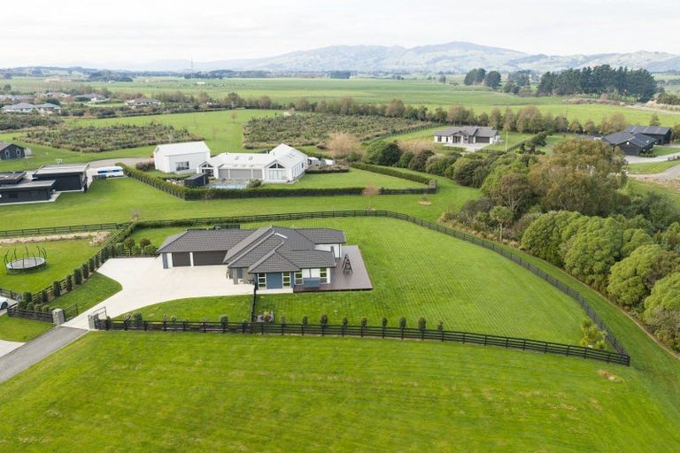 Photo of property in 61 Hartwell Drive, Kelvin Grove, Palmerston North, 4470