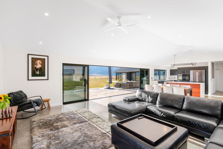 Photo of property in 23 Hardacre Place, Omarama, 9412