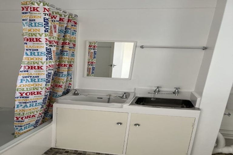 Photo of property in 26 Rhodes Street, Newtown, Wellington, 6021