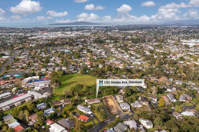 Photo of property in 1/22 Gladys Avenue, Glenfield, Auckland, 0629