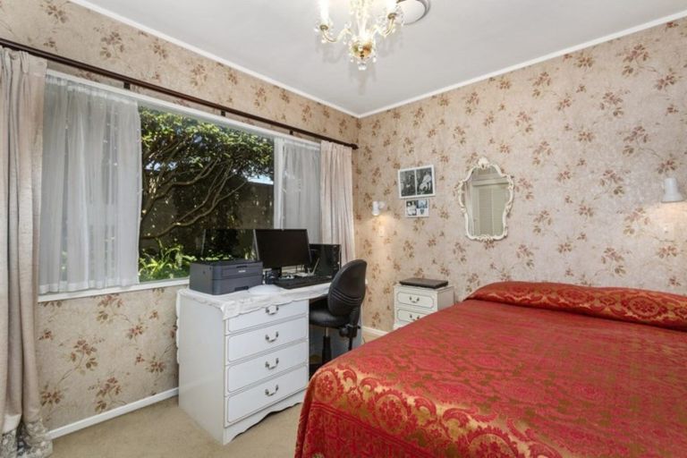 Photo of property in 2 Golf Road, Heretaunga, Upper Hutt, 5018