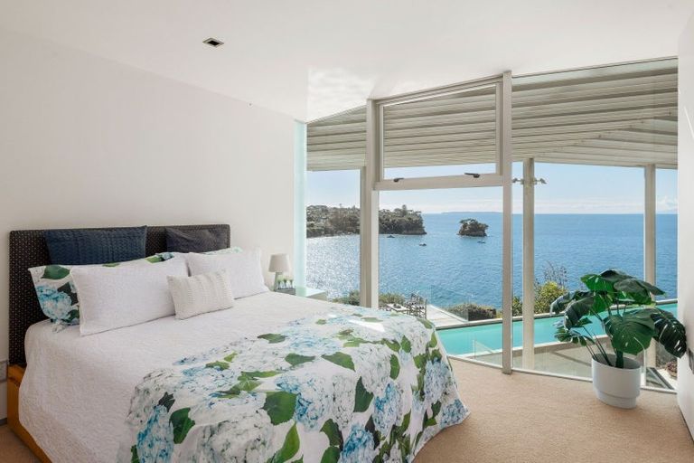 Photo of property in 4 Sharon Road, Waiake, Auckland, 0630