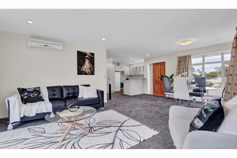 Photo of property in 1/36 Tuckers Road, Redwood, Christchurch, 8051