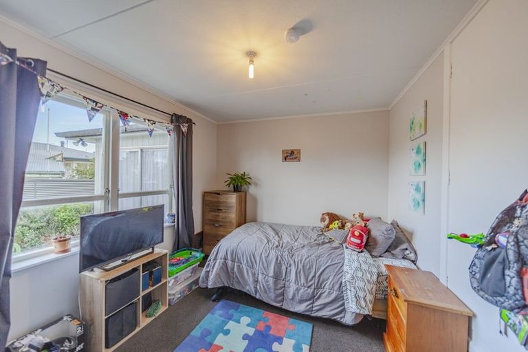 Photo of property in 37 Francis Drake Street, Waipukurau, 4200