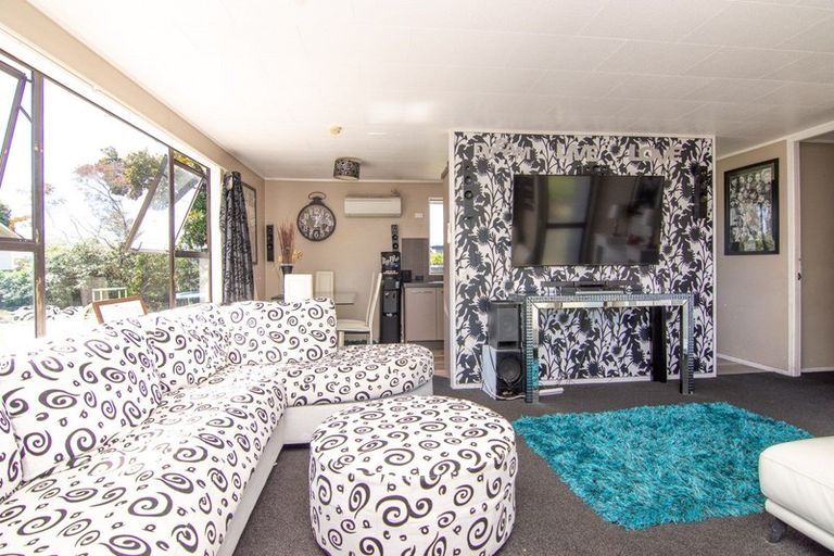 Photo of property in 8 Newton Place, Westbrook, Palmerston North, 4412