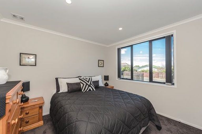 Photo of property in 1/142 Forest Lake Road, Forest Lake, Hamilton, 3200